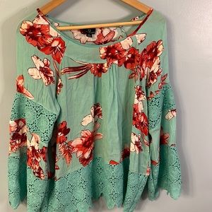 Curations boho blouse in mint green with coral tropical flowers. NWT. Size M.